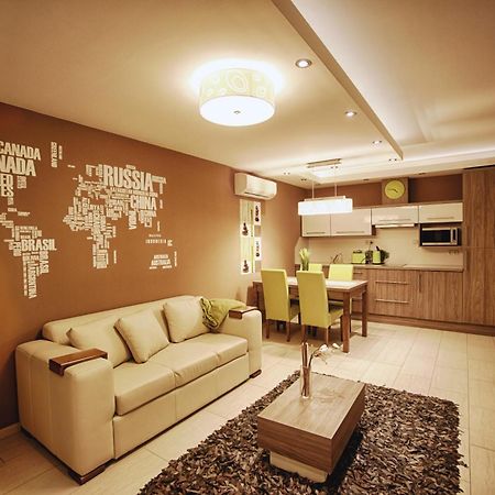 Zafir Apartman Sarvar Ngoại thất bức ảnh