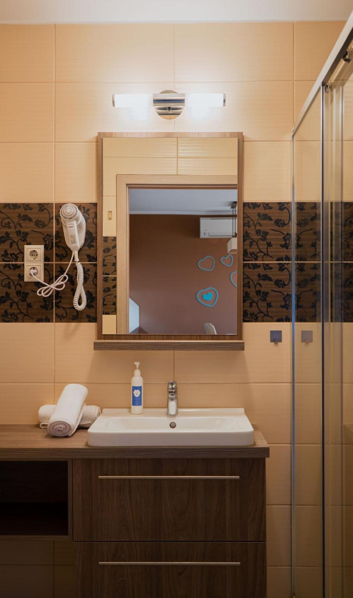 Zafir Apartman Sarvar Ngoại thất bức ảnh