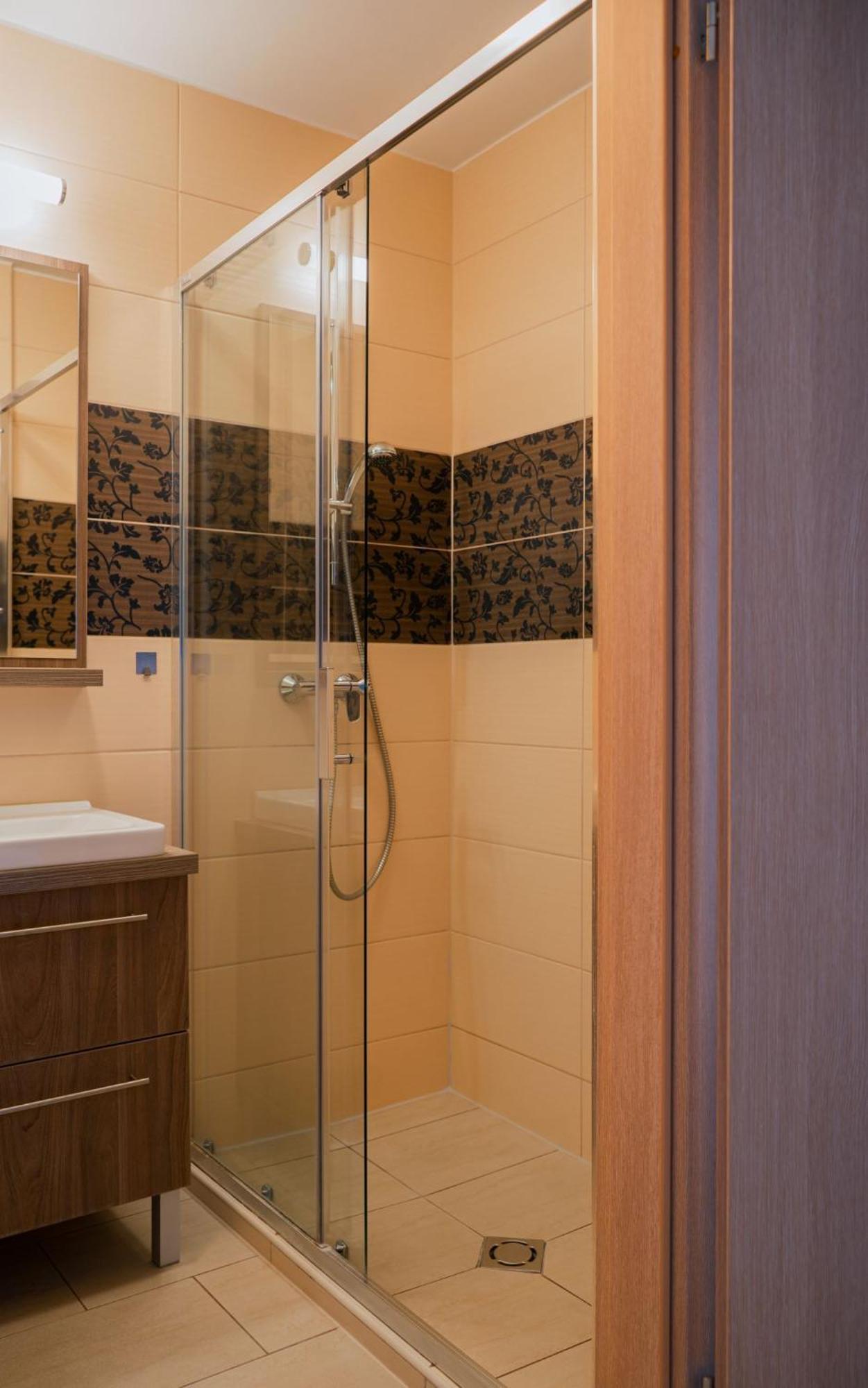 Zafir Apartman Sarvar Ngoại thất bức ảnh