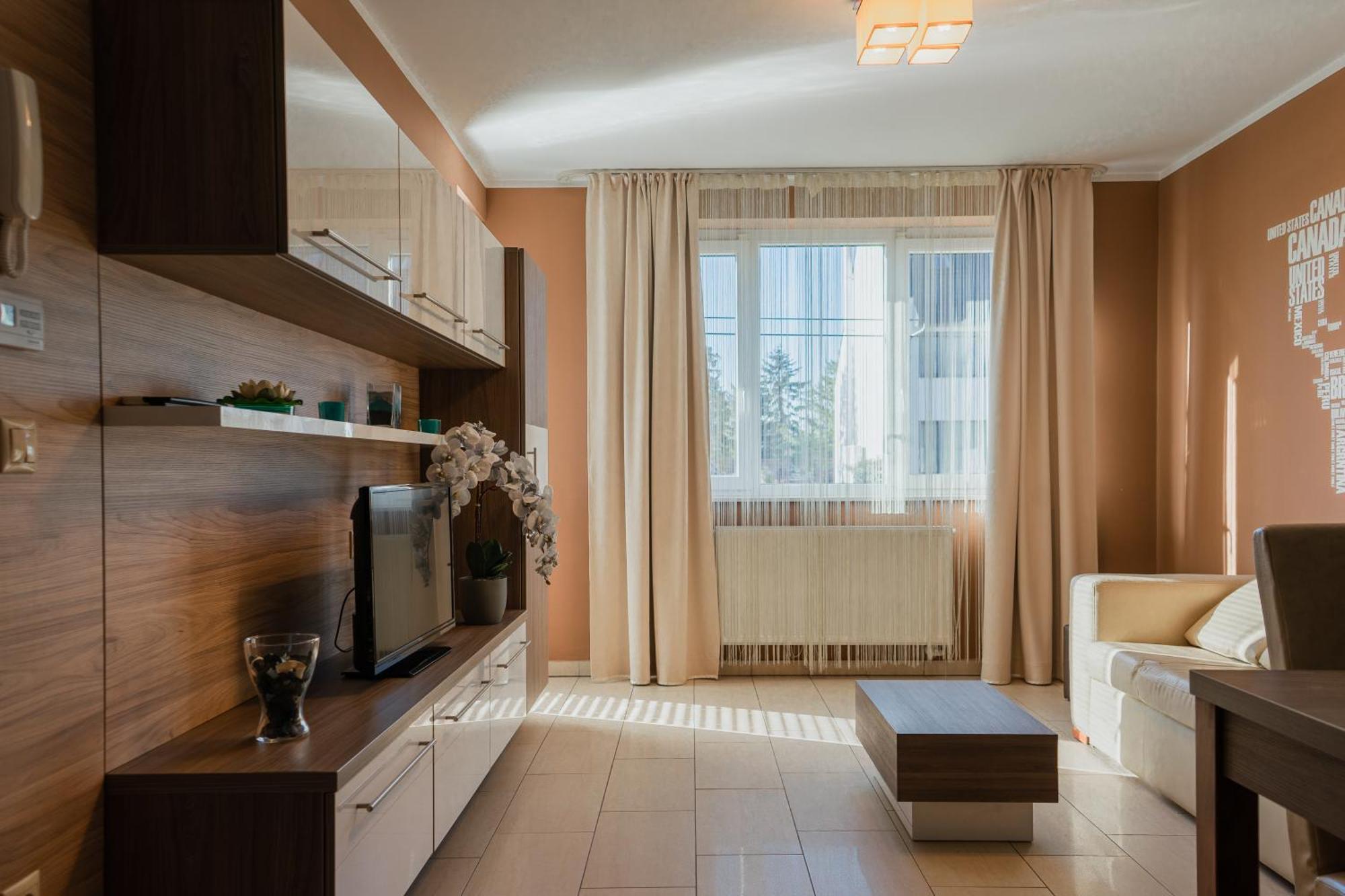 Zafir Apartman Sarvar Ngoại thất bức ảnh